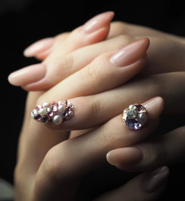 ポイントアート②|ネイルサロン Be happy