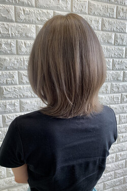 後ろ姿も可愛い【40・50代ママ】に推したい「こなれウルフ」|Hair Make TOP SHAPE