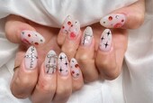 「ハンド ミドルコース」白ベースの中に赤があることでアクセントになりとても可愛いです！|Nail Salon Linda
