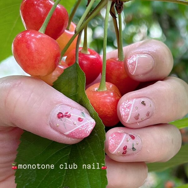 向日葵・さくらんぼ・ニュアンス|モノトーンクラブネイル