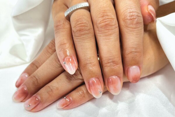 「ハンド 定額デザイン」お色味変更で秋仕様に！ 赤みの強いピンクがお似合いです^ ^|Nail Salon Linda