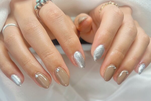 「ハンド 定額デザイン」定額ネイルを色変えで。 夏の終わりにピッタリなカラーで|Nail Salon Linda