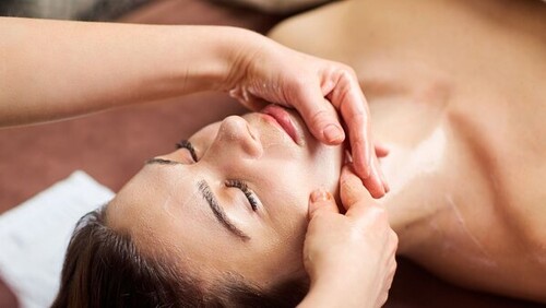 肌育オーガニックフェイシャル