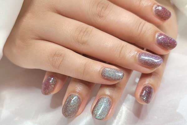 「ハンド マグネット ワンカラー」夏っぽいラメと秋っぽいブラウンカラーのマグネットです^ ^ 今の時期にぴったりですね！|Nail Salon Linda