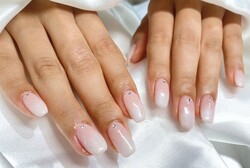 「ハンド グラデーション」白のグラデーションは安定に大人気です！ 上品でとても素敵です！