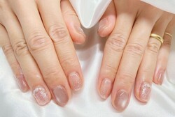 「ハンド ライトコース」マグネットネイルとフラッシュネイルを使っています！ ライトコースでは色変更で使うことができます！