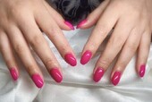 「ハンド ワンカラー」ビビットピンクのカラーはパキッとしていて目立つのでとても可愛らしいです！|Nail Salon Linda