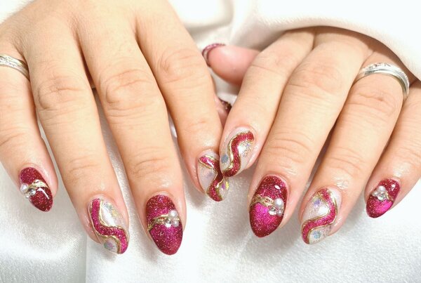 「ハンド ミドルコース」秋にぴったりなワインレッドカラーのフラッシュマグネットを 用しています！ |Nail Salon Linda