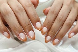 「ハンド グラデーション」こだわりカラーのグラデーションで秋を感じます|Nail Salon Linda