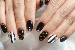 「ハンド ライトコース」モノクロのデザインでカッコ良さもありつつ、ストライプがお洒落です！