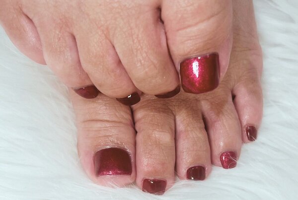 「フット ワンカラー」夏は終わりましたが、秋っぽいフットネイル！|Nail Salon Linda