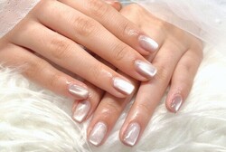 「ハンド マグネット・ワンカラー」肌馴染みカラーが素肌もより美しく映えさせてくれます！|Nail Salon Linda