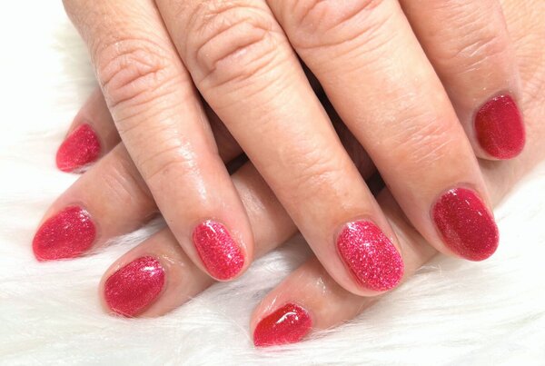 「ハンド マグネット・ワンカラー」パキッとピンクのマグネットカラーです！ シルバーのマグネットがキラとして素敵で^ ^|Nail Salon Linda