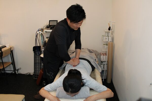 マンツーマン施術①|自由が丘の整体院 PROFEA