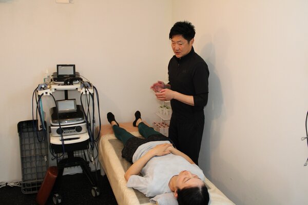 マンツーマン施術①|自由が丘の整体院 PROFEA