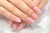 「ハンド 定額デザイン」ナチュラルカラーにキラキラパーツが可愛いです^ ^ オフィスにも◎|Nail Salon Linda