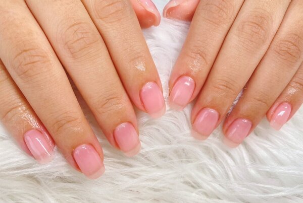 「ハンド ワンカラー」ほとんど自爪カラーでシンプルに！ ナチュラルなお色ですが塗るだけで艶感もばっちりです！|Nail Salon Linda