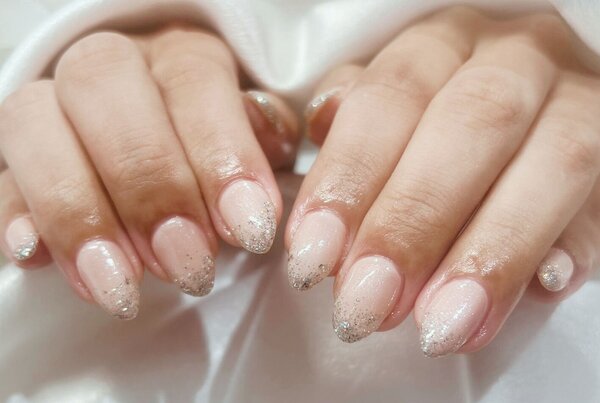 「ハンド グラデーション」キラキラグラデーションです！|Nail Salon Linda