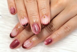 「ハンド ライトコース」お色味変更でボルドーに！|Nail Salon Linda