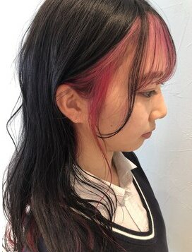 お洒落なモテ髪♪透明感☆かわいいインナーカラー×ピアスカラー|髪質改善&amp;トリートメントSUGAR yamagata