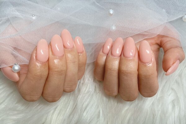 「ハンド ワンカラー」ナチュラルなピンクでとてもお手元が綺麗に見えます！|Nail Salon Linda