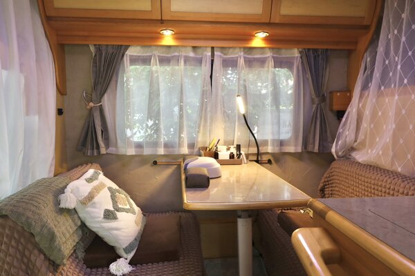 キャンピングカーサロン|NAIL55　salon＆school