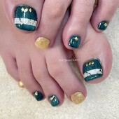 大理石とモスグリーンマグのペディ|Nail Space COVO ネイルスペース コーヴォ