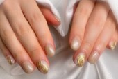 「ハンド 定額デザイン」ゴールドで統一感をだしゴージャスに！ キラキラ輝いています！ |Nail Salon Linda