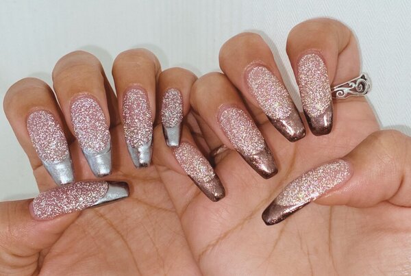 「ハンド ミドルコース」フラッシュネイルをベースにミラーでフレンチ！ ギラギラ感満載です！|Nail Salon Linda