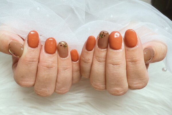 「ハンド 定額デザイン」もみじとオレンジブラウンで秋ネイル！|Nail Salon Linda