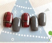 上品なレッド×ゴールドラインが映える、大人のチェックネイル|栃木県宇都宮市　ネイルサロン　ミッシュネイル