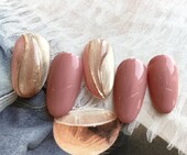 落ち着いたモーブピンクにゴールドの輝きを添えた、大人の艶ネイル|栃木県宇都宮市　ネイルサロン　ミッシュネイル