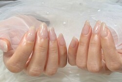 「ハンド ワンカラー」肌に馴染みやすい乳白色カラーでいつもより少し優しい雰囲気になって、手先からふんわりイメージに！