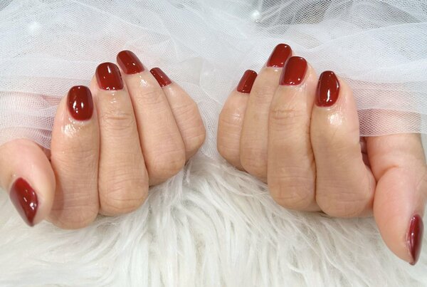 「ハンド ワンカラー」秋冬に流行る定番カラーです！|Nail Salon Linda