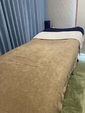 個室の施術ベッド|小顔サロン藍