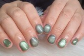 「ハンド マグネット・ワンカラー」グリーンのマグネットは存在感もあり艶々でお洒落になります！！|Nail Salon Linda