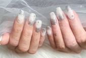 「ハンド 定額デザイン」カラーチェンジで冬らしさときらきらが増していて素敵です！ |Nail Salon Linda