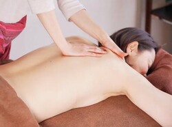 漢方よもぎの温活でこりやむくみを一掃◎|hlaada