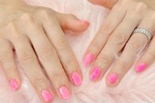 「ハンド 定額デザイン」ネオンなピンクカラーでお爪が華やかに！ お好きな色に変更も自由です◎|Nail Salon Linda
