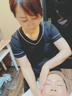 ハンドフェイシャル|サロンLucia