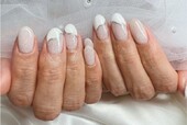 「ハンド 定額デザイン」カラー変更で冬らしさを表現していて、とても素敵です！|Nail Salon Linda