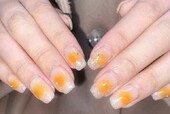 ハンド ミドルコース チークネイルで、オレンジがじゅわっと広がり可愛いです！|Nail Salon Linda