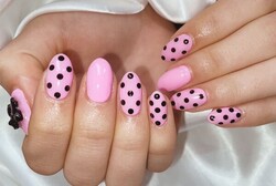 「ハンド ライトコース」ドットがアクセントになりポップで可愛らしい仕上がりです！