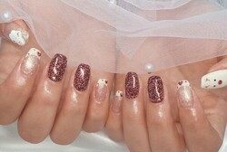 「ハンド ミドルコース」クリスマスをイメージしたネイルで、親指にはトナカイがいます！|Nail Salon Linda