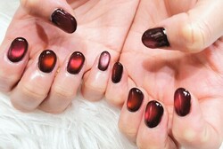 「ハンド マグネット ワンカラー」赤×黒のカッコいいマグネットネイルです！ いつもと違う雰囲気もお楽しみいただけます|Nail Salon Linda