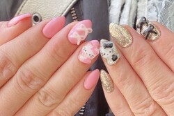 「ハンド ワンカラー」ワンカラーネイルに追加料金でパーツを載せています！ |Nail Salon Linda