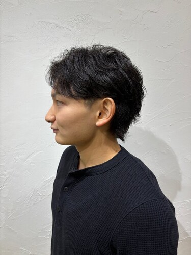 黒髪センターパート × メンズウルフ