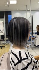アンブレラカラー × ホワイトシルバー × 切りっぱなしボブ|Infini-Y’s　ウェルディ長泉店