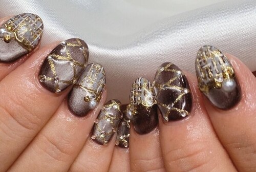 「ハンド ミドルコース」黒マグネットをベースに様々なアートを入れています！