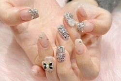 「ハンド ミドルコース」冬に大人気のツイードネイルです カラーやパーツなどの配置などお気軽に！|Nail Salon Linda
